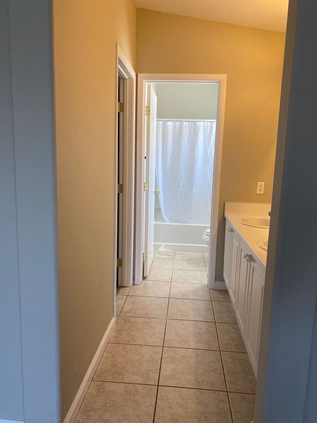 Building Photo - Remarkable totally renovated 2bed 2bath townhome is SW Las Vegas