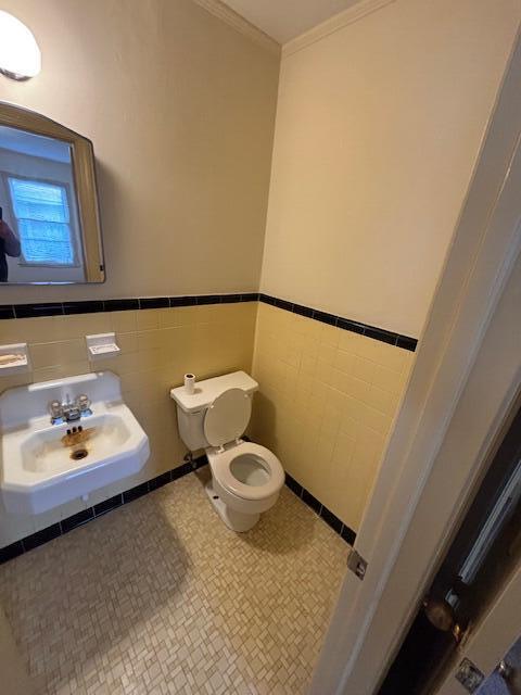 Building Photo - 1808 W Oakland Ave