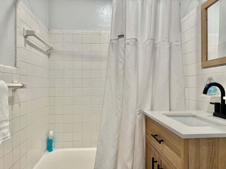 Building Photo - 215 Piedmont Ave NE