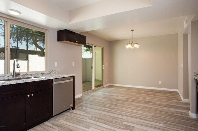 Building Photo - 1383 N Calle Hermosa