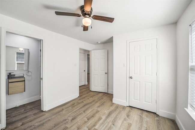 Building Photo - 307 Penick Rd