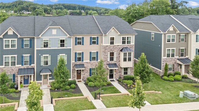 Building Photo - 483 Fairmont Dr