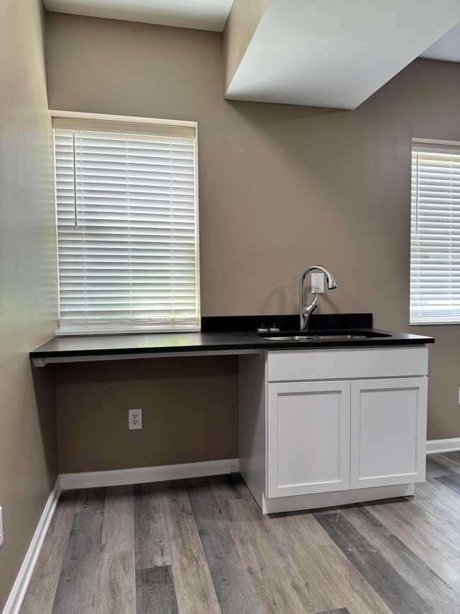 Building Photo - 222 Beechwood Dr