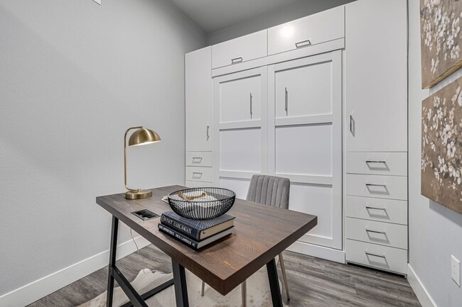 Building Photo - 6618 E Lowry Blvd