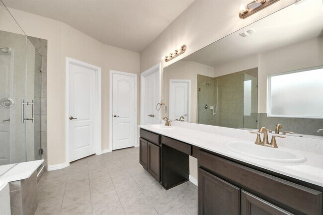 Building Photo - 21254 Lucknow Ln