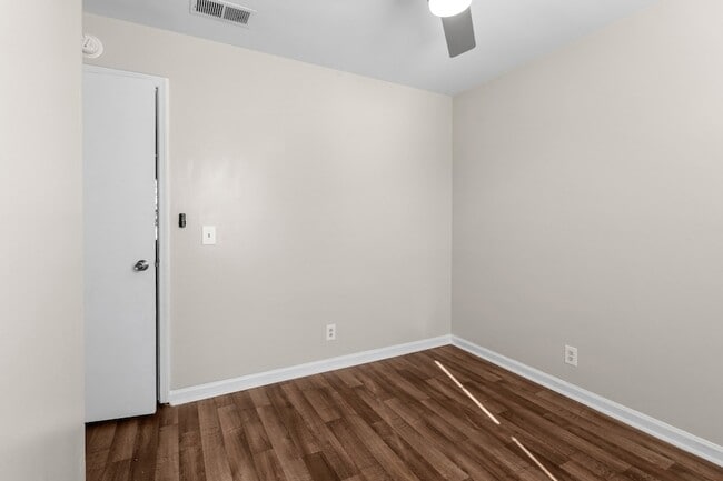 Building Photo - 2708 Vista Ln