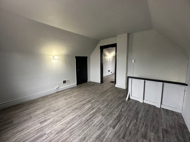 Building Photo - 1206 Martin St