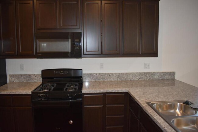 Building Photo - 1441 Bianchi Ln