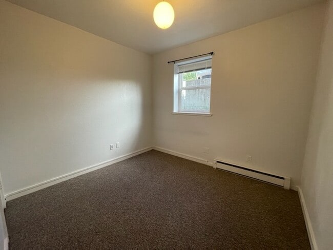 Building Photo - 1107 Oak St