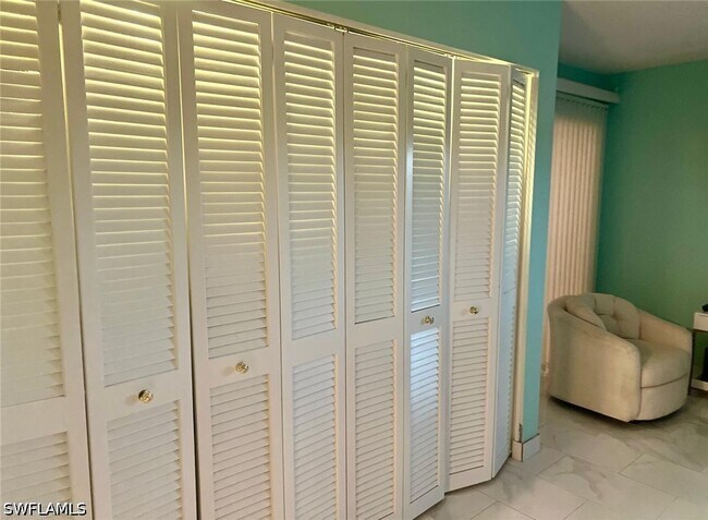 Building Photo - 4187 Lakewood Blvd