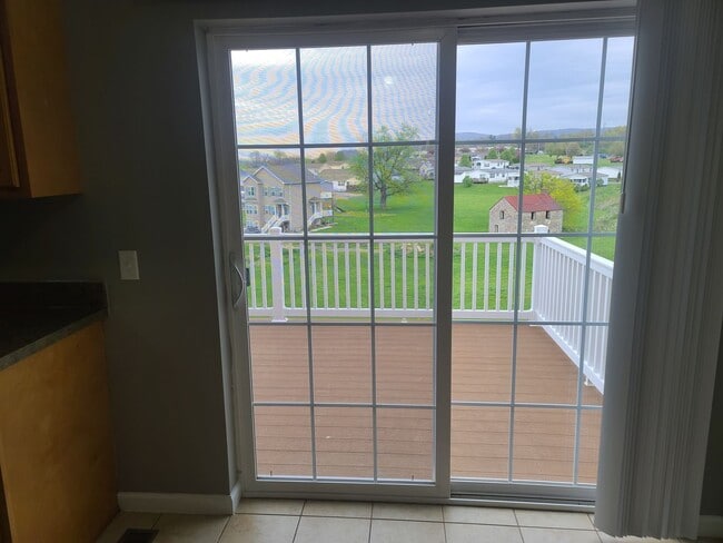 Building Photo - 3 Bedroom Townhome for Rent in Waynesboro!