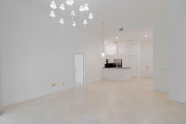 Building Photo - 701 S Olive Ave
