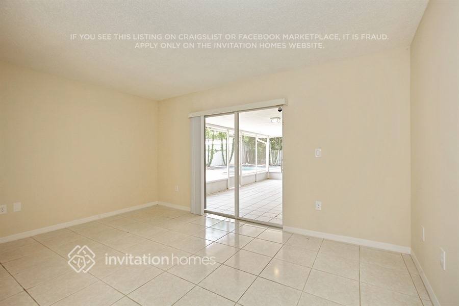 Building Photo - 16440 SW 144th Ave