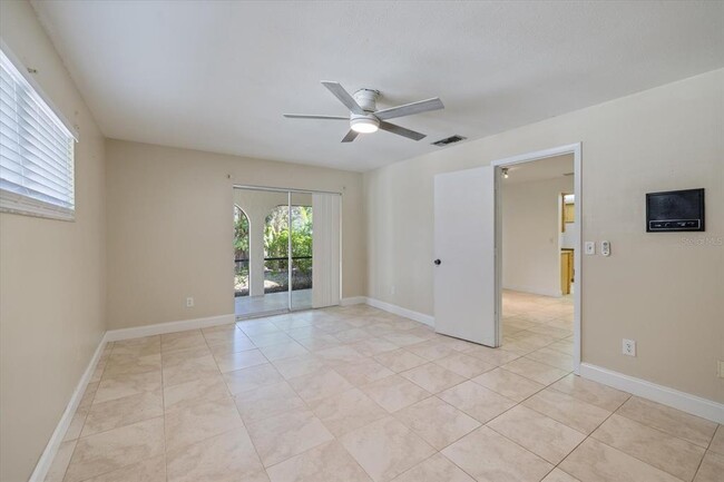 Building Photo - 5151 Oakmont Pl