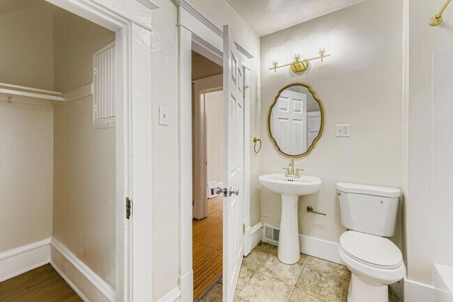 Building Photo - 3507 N Newton Ave