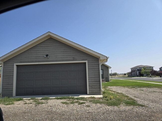 Building Photo - 3704 N Benton Ave