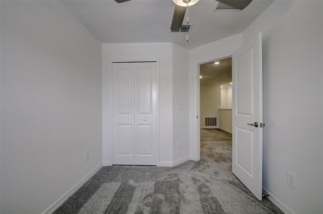 Building Photo - 8240 Cor Pne Wy