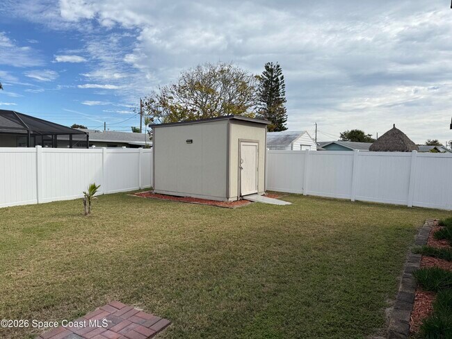 Building Photo - 472 Newfound Harbor Dr