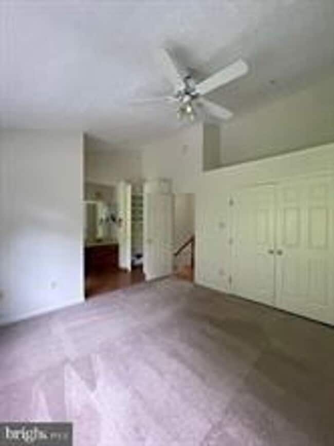 Building Photo - SPACIOUS TH IN OLNEY