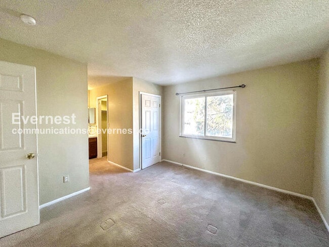 Building Photo - 3118 Squaw Valley Dr