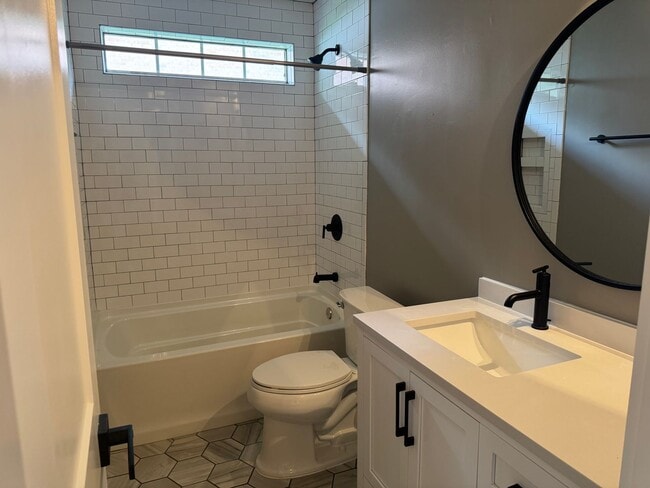Building Photo - Great 3BR Home in Spring Hill
