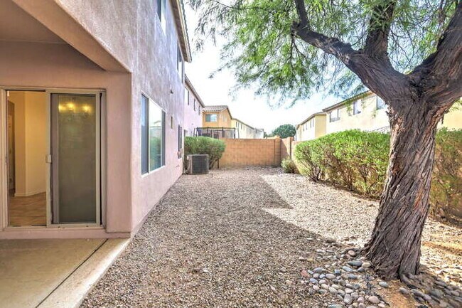 Building Photo - Rancho Sahuarita