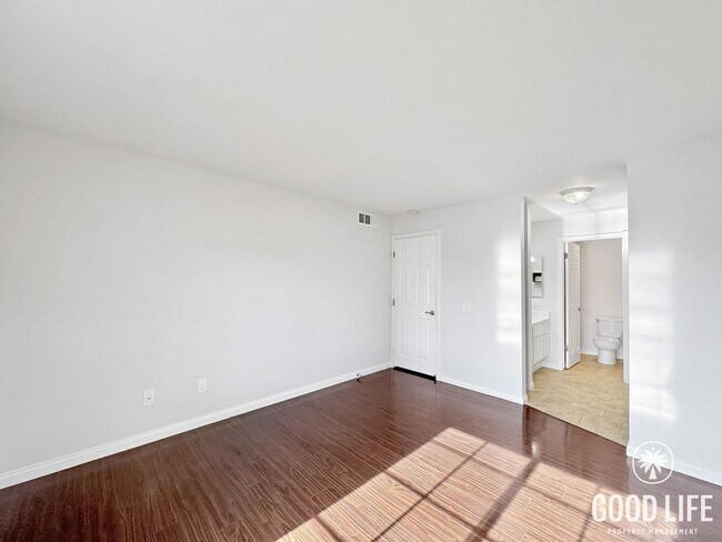 Building Photo - First-Floor Mira Mesa Condo with Patio & Ensuite Bedrooms