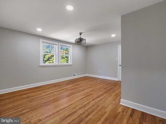 Building Photo - 4502 Elmwood Rd