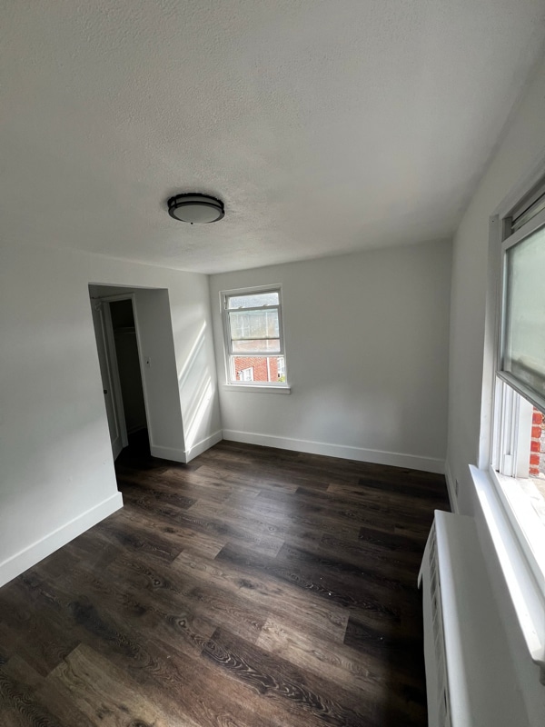 Building Photo - 9B Carolyn Terrace