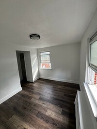 Building Photo - 9B Carolyn Terrace