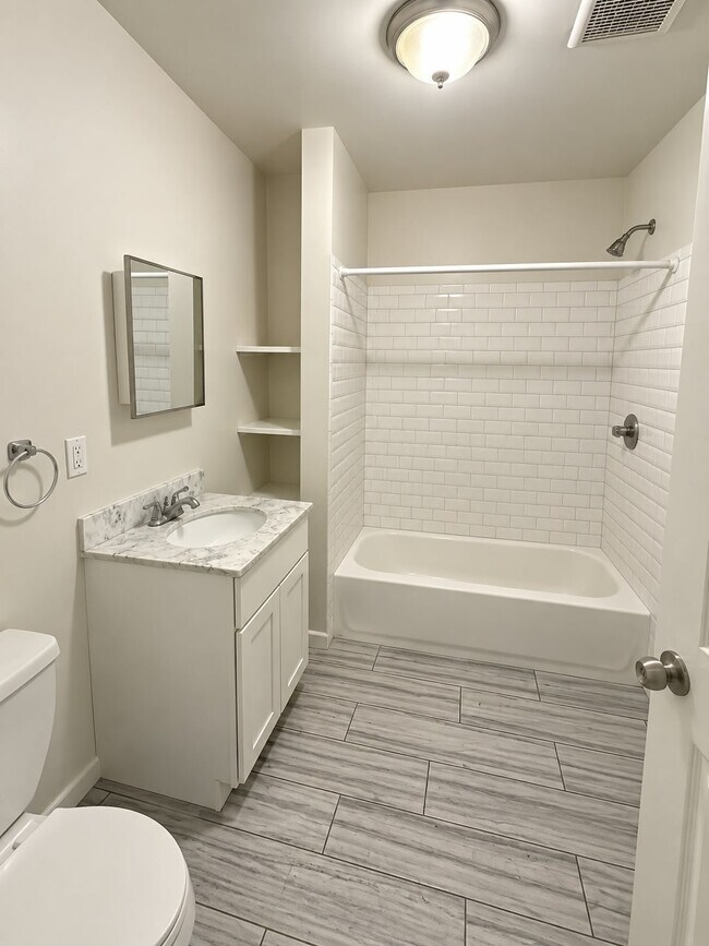 Building Photo - 19 Intervale Pl