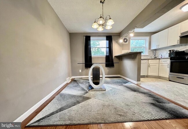 Building Photo - 937 Grant Rd