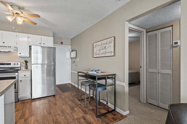 Building Photo - Snowbird Rental