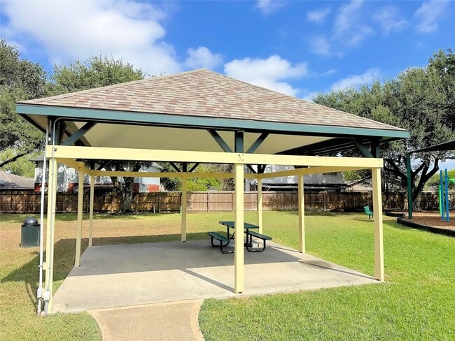 Building Photo - 4803 Shadowdale Dr