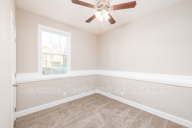 Building Photo - 808 Lillian Grace Dr