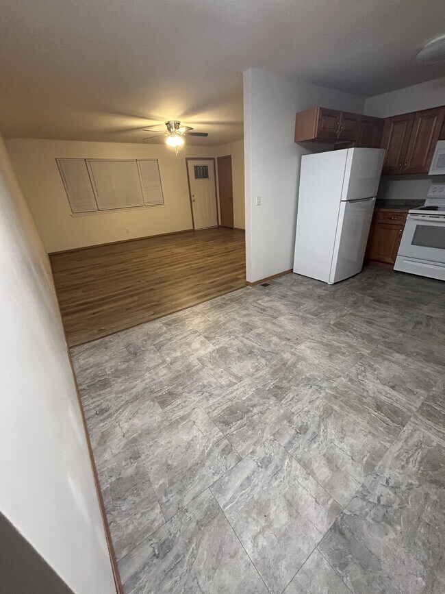 Building Photo - 519 Cherry St