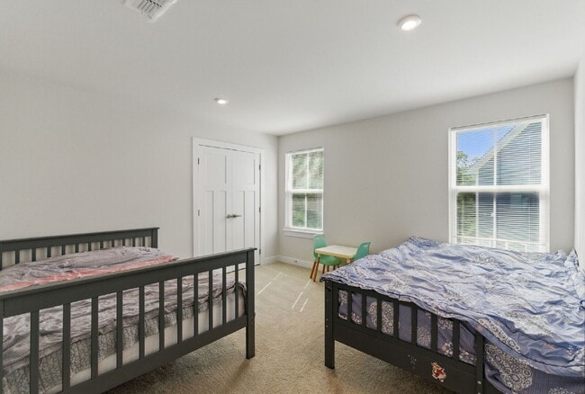 Building Photo - Luxury 5-Bed, 4-Bath Greenville Home in Amenity-Packed Riverstone!