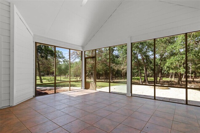 Building Photo - 105 Musket Dr