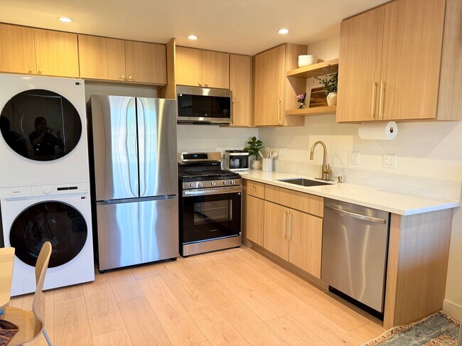 Building Photo - 9966 Pacific Ave