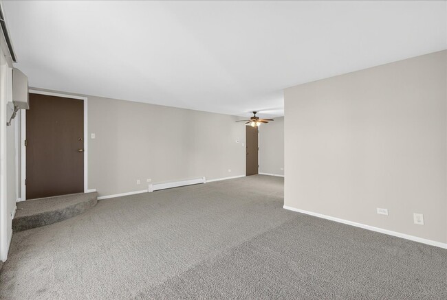 Building Photo - 716 W 65th St