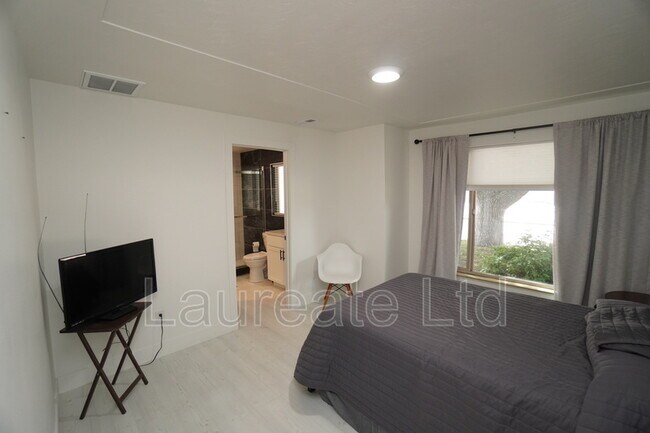 Building Photo - 5090 W 36th Ave