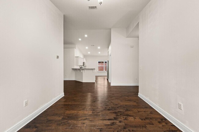 Building Photo - 238 Benton Blvd