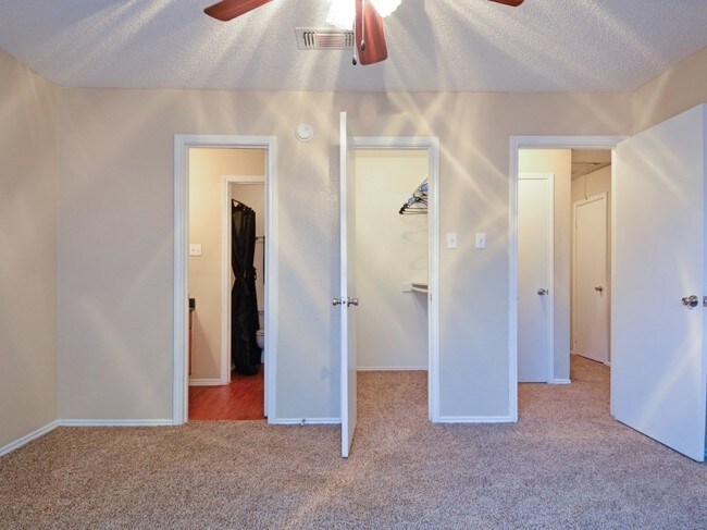 Building Photo - 315 Belmont St