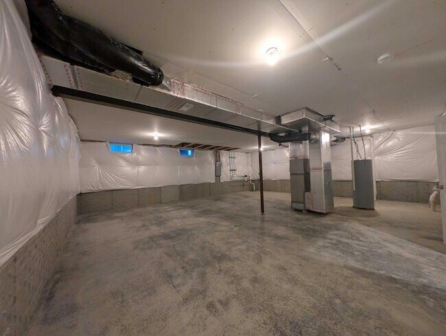 Building Photo - 8246 Woodstar Dr