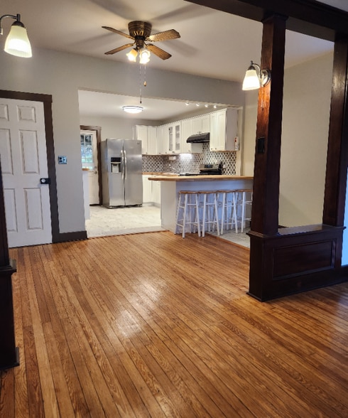 Building Photo - 43 1st St