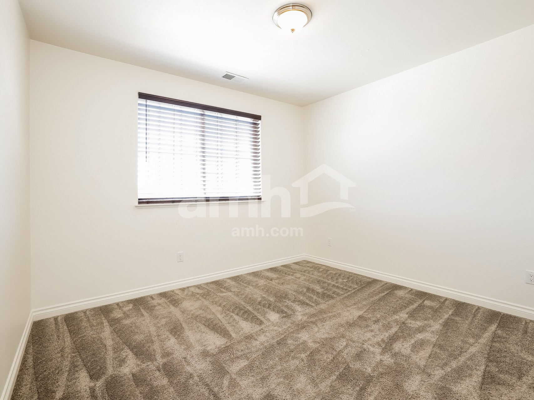 Building Photo - 18667 Granite Peak Ct