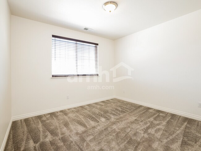 Building Photo - 18667 Granite Peak Ct