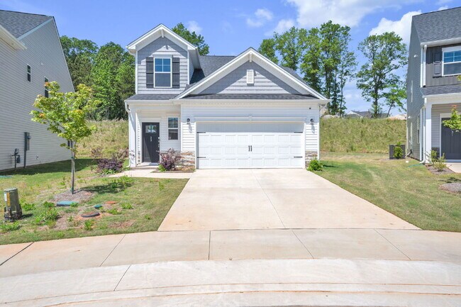 Building Photo - Elegant 4 Bedroom 2.5 Bathroom Home Near Downtown Greenville $2,500/mo rent