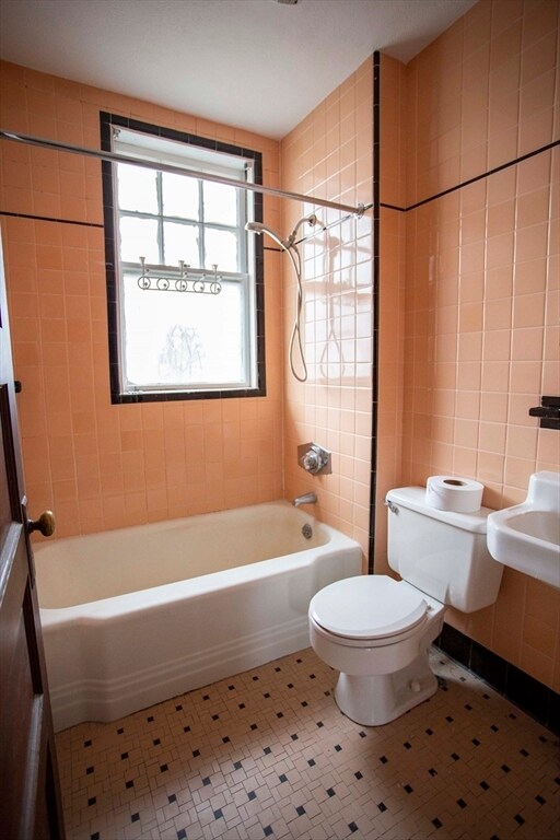 Building Photo - 2 Bryant St