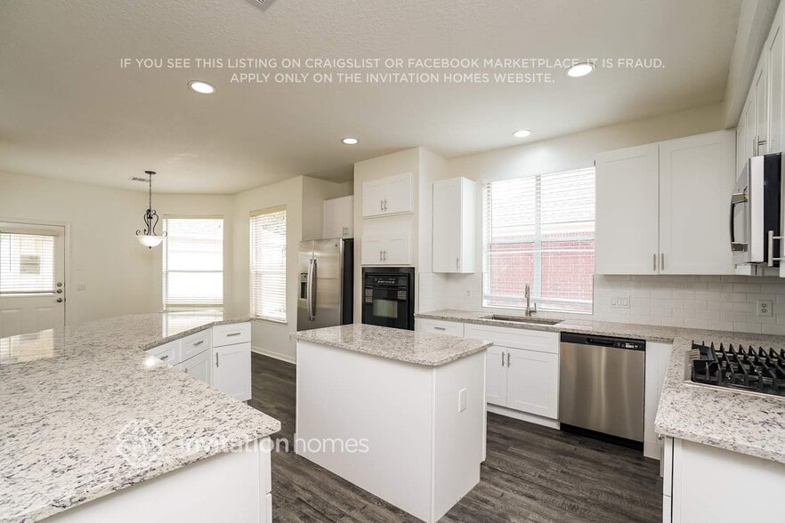 Building Photo - 12802 Magnolia Leaf St